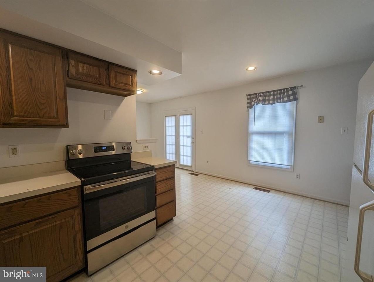 9003 Marie Ct - Photo 2 of 10