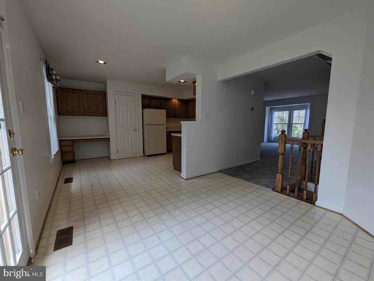 9003 Marie Ct - Photo 4 of 10