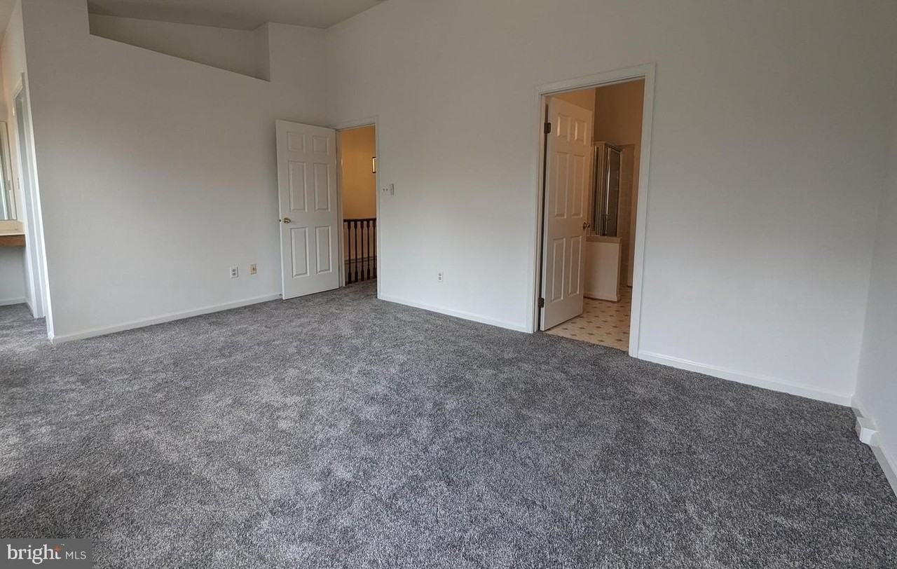 9003 Marie Ct - Photo 5 of 10