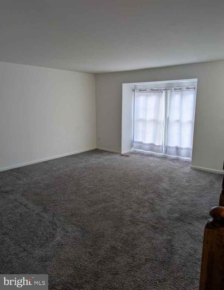 9003 Marie Ct - Photo 7 of 10