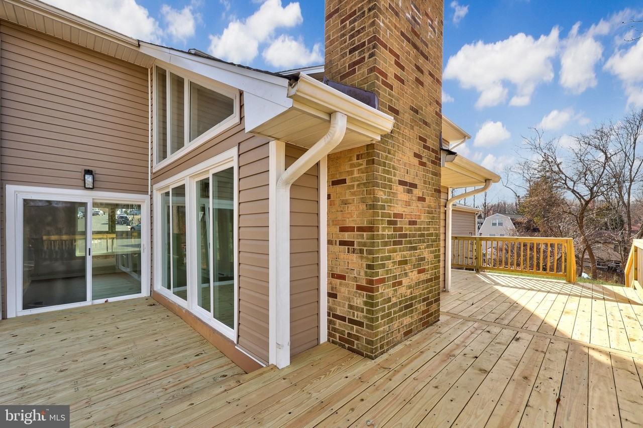 2520 Linwood Ln - Photo 4 of 50