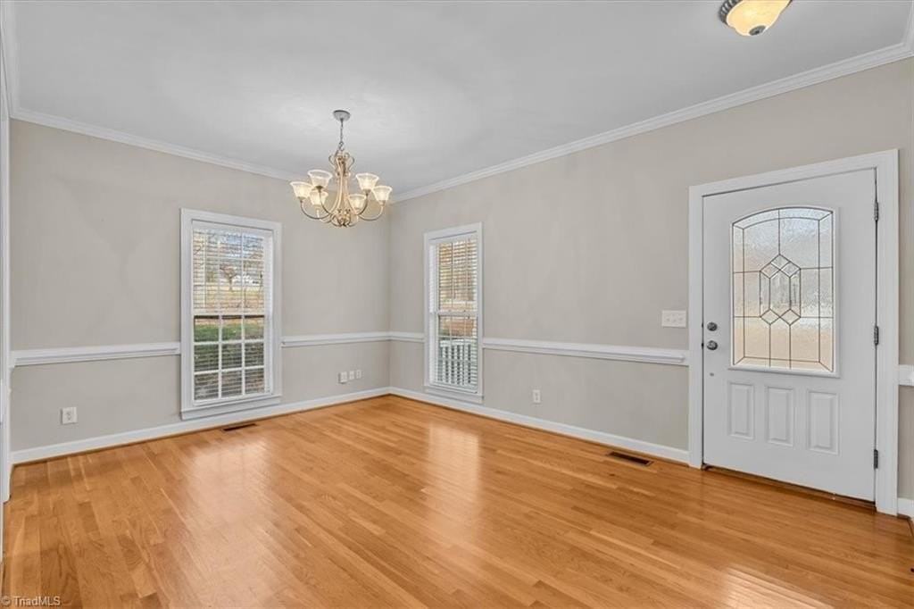 7707 Foxhaven Ct - Photo 5 of 32