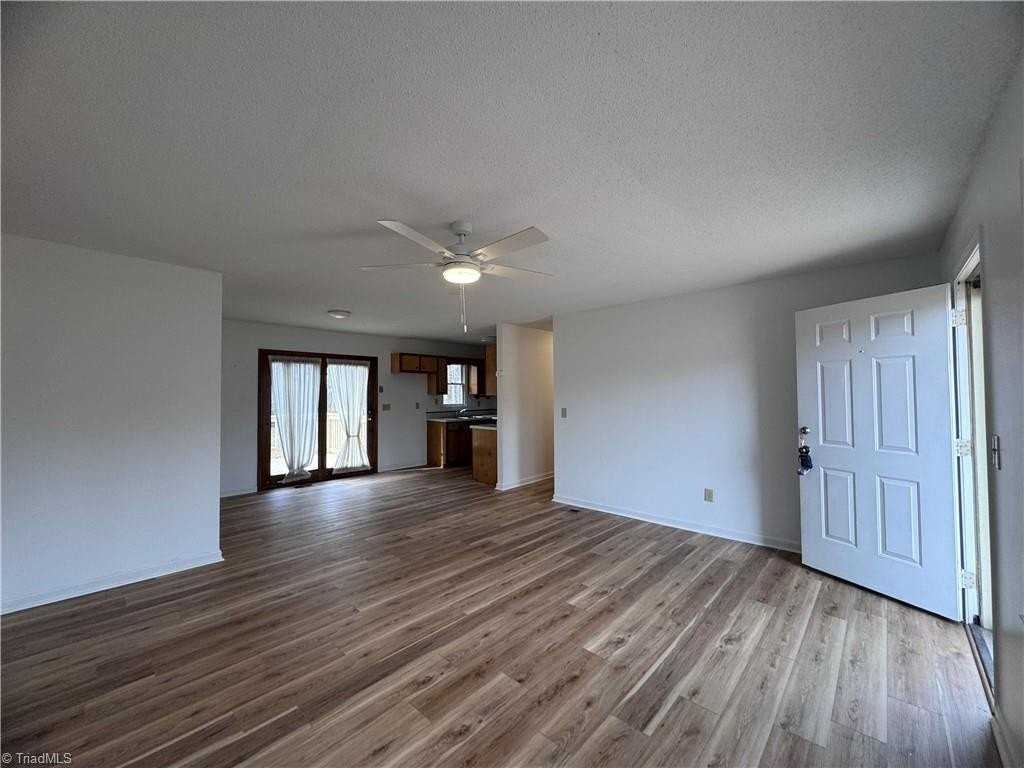 2505 S Nc Highway 54 - Photo 3 of 29