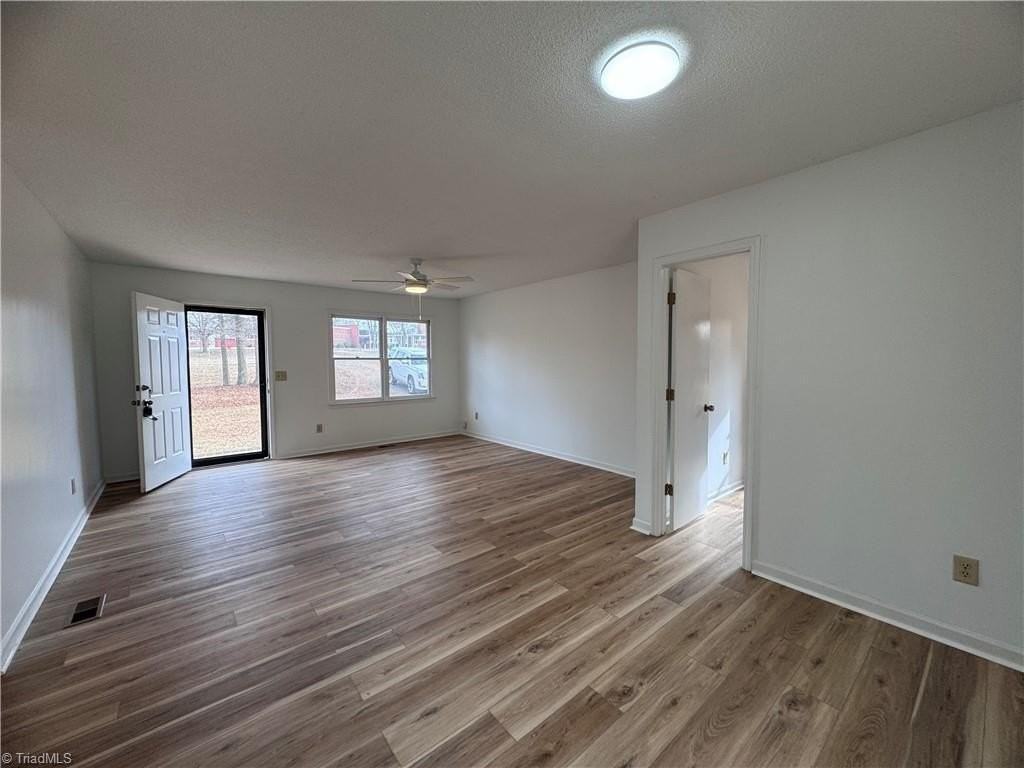 2505 S Nc Highway 54 - Photo 4 of 29