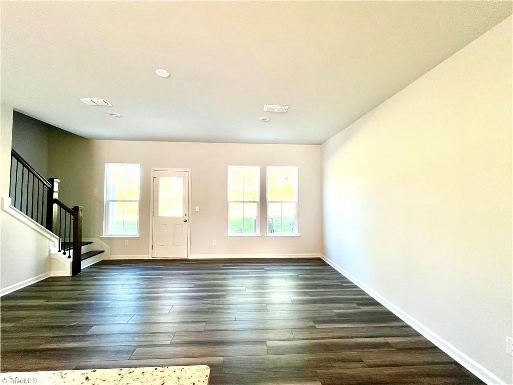 914 Lampton Ct - Photo 6 of 39