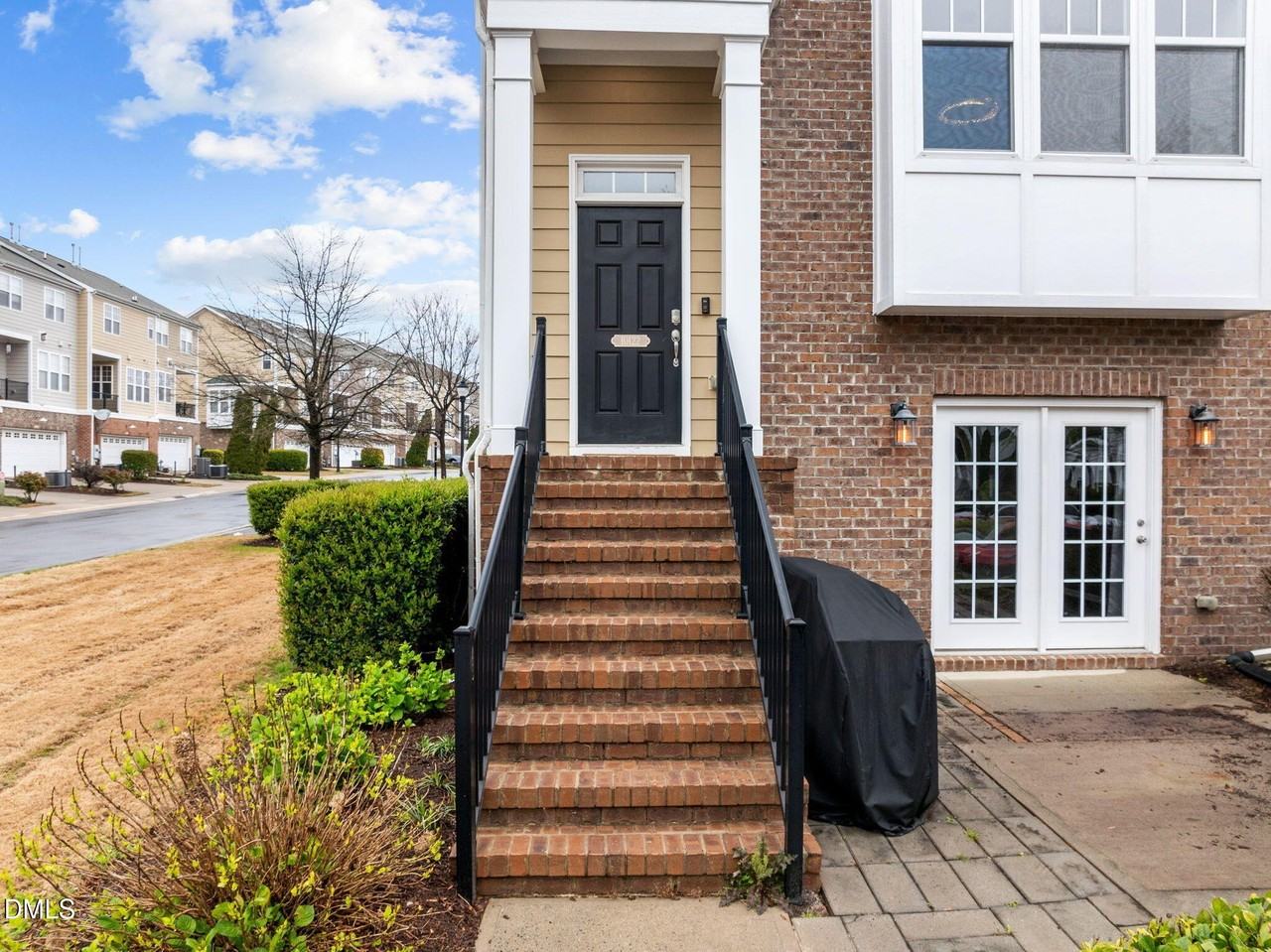 10122 Glen Autumn Rd - Photo 6 of 32