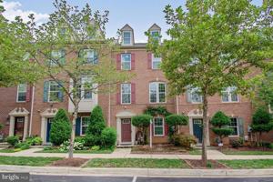 featured image of 3636 Wright Ter Ne