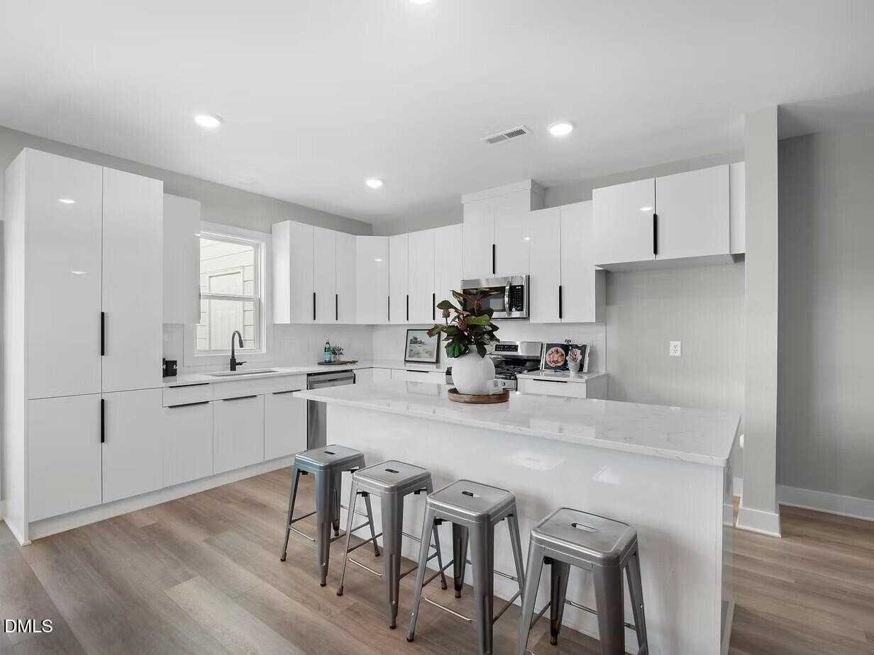 2126 Titanium Rock Rd - Photo 4 of 20