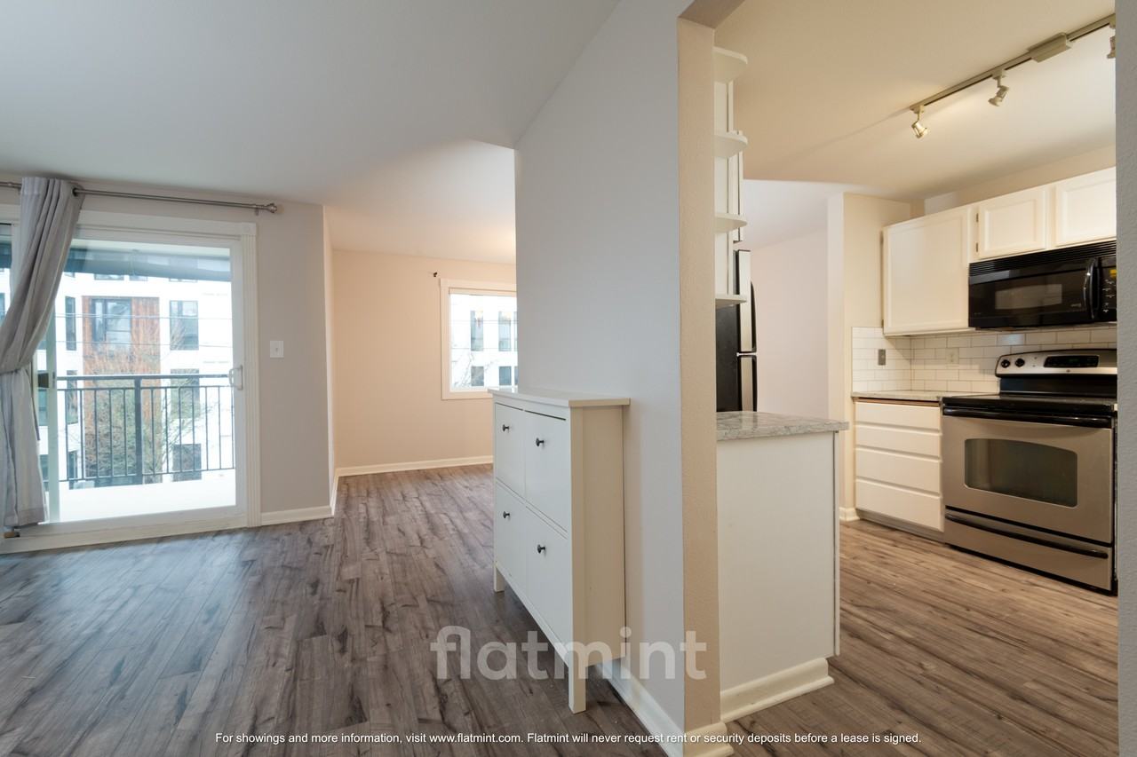 8720 Phinney Ave N #11 - Photo 4 of 17