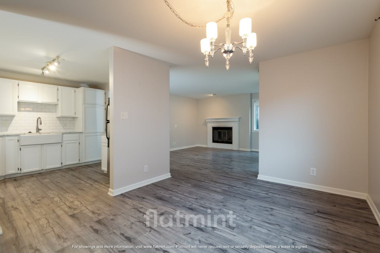 8720 Phinney Ave N #11 - Photo 7 of 17