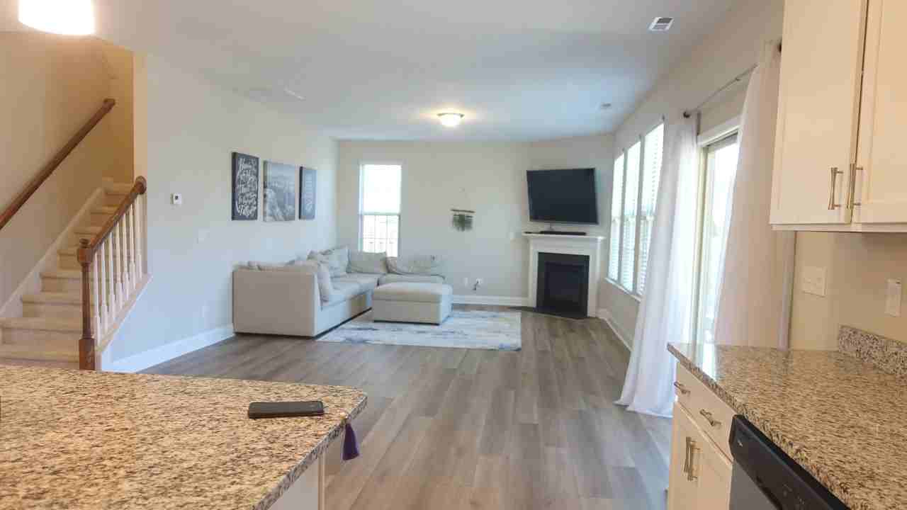 1910 Pennypacker Ln #1 - Photo 7 of 42