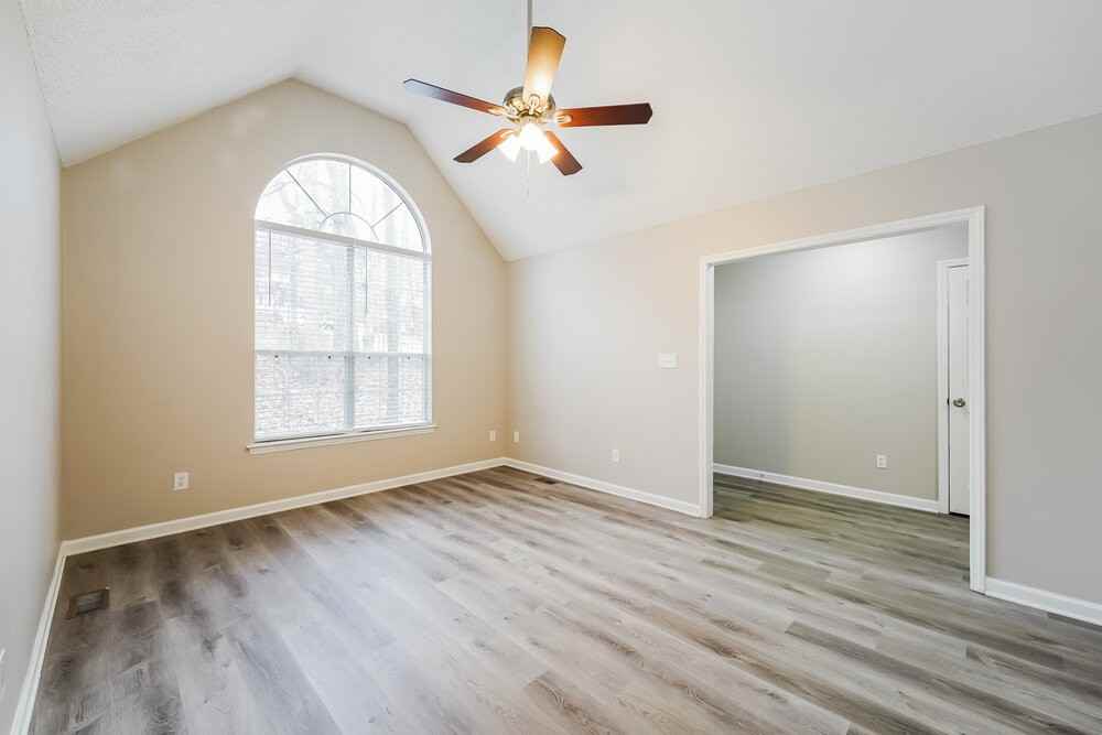 15826 Lawyers Rd - Photo 4 of 15