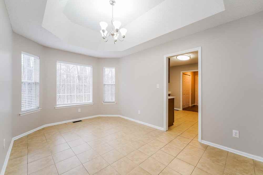 15826 Lawyers Rd - Photo 5 of 15