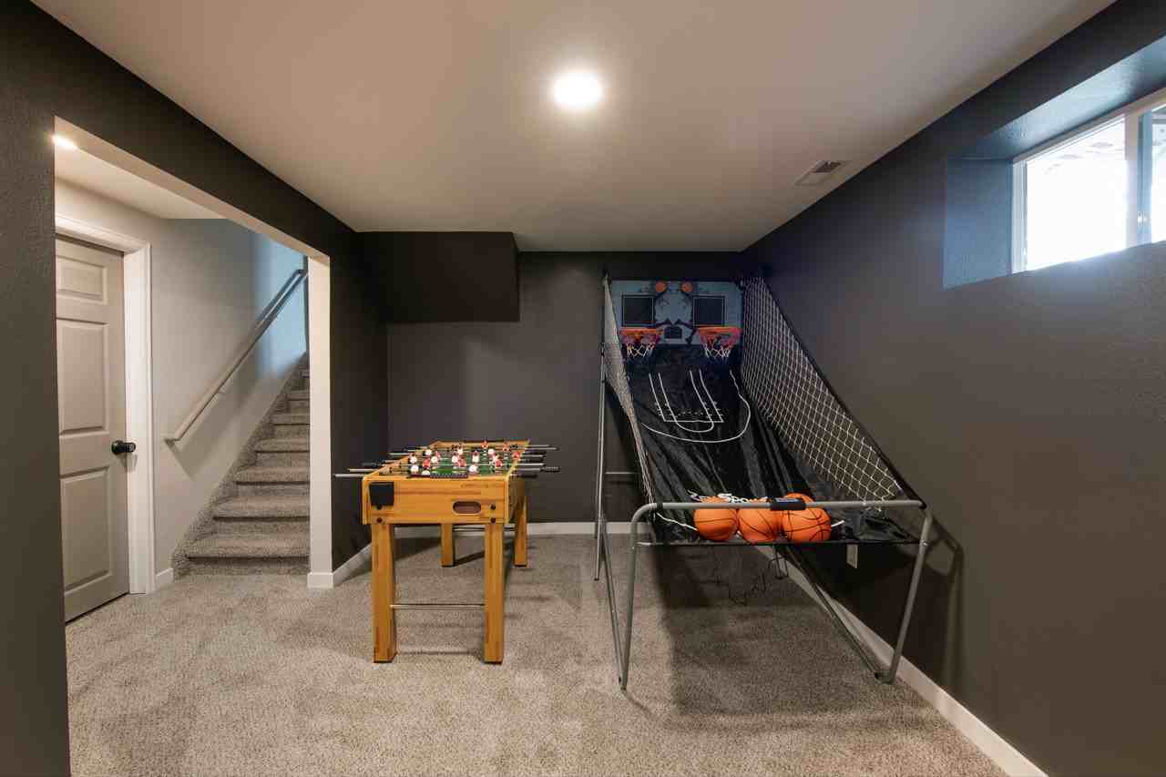 W 80th Cir - Photo 7 of 15