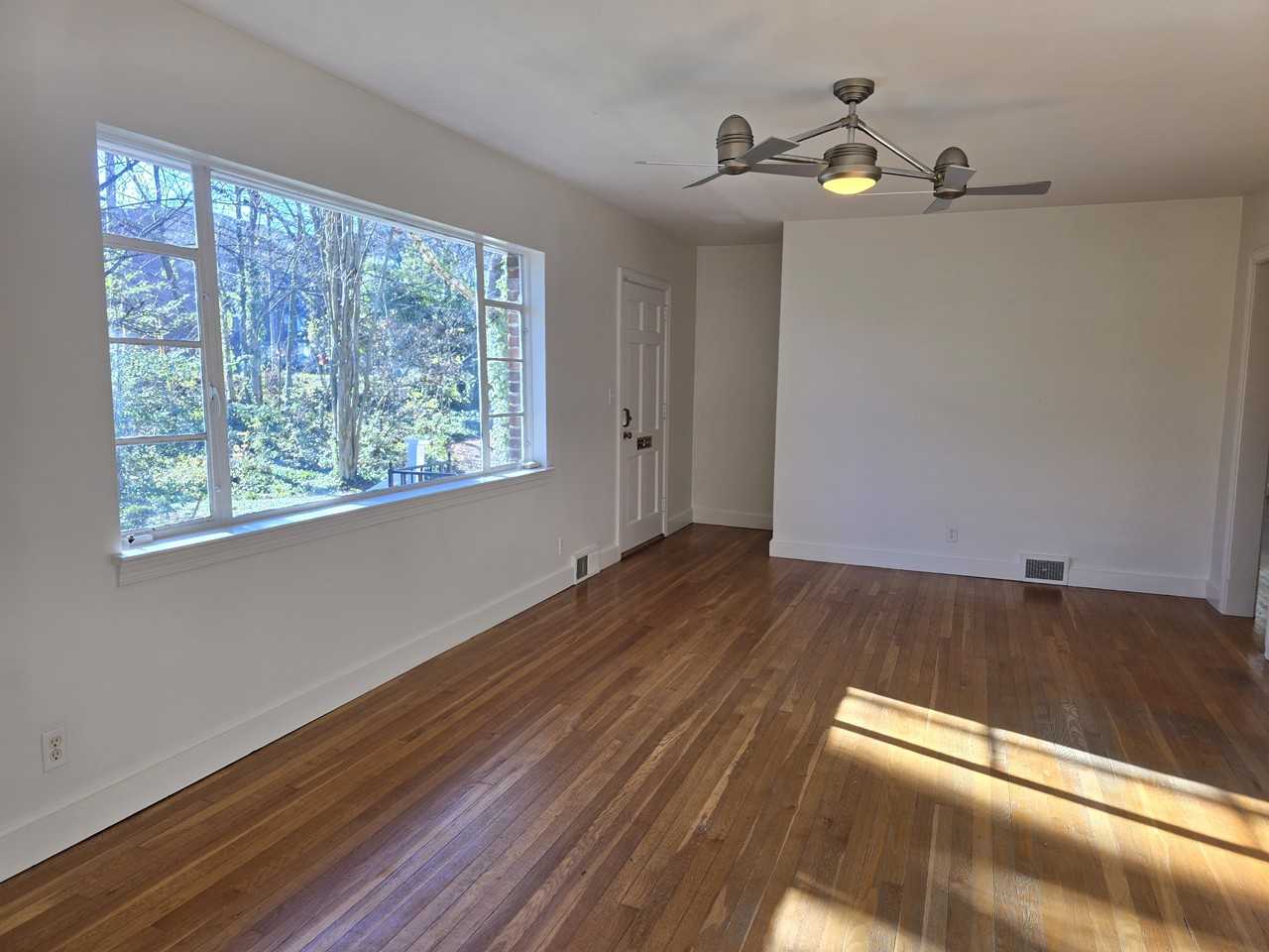 1831 W 1st St #1 - Photo 3 of 18