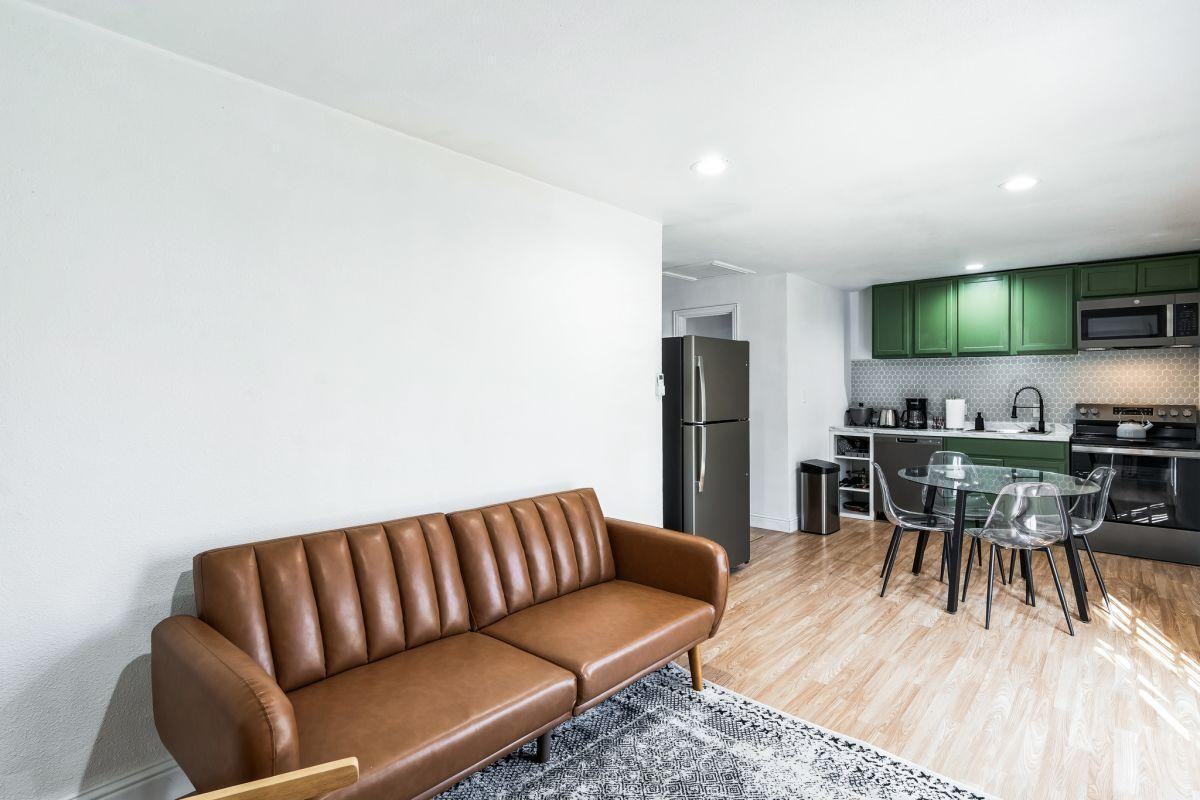 Westglen Dr - Photo 2 of 8