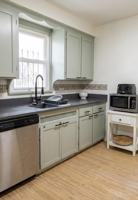 featured image of Halle Dr