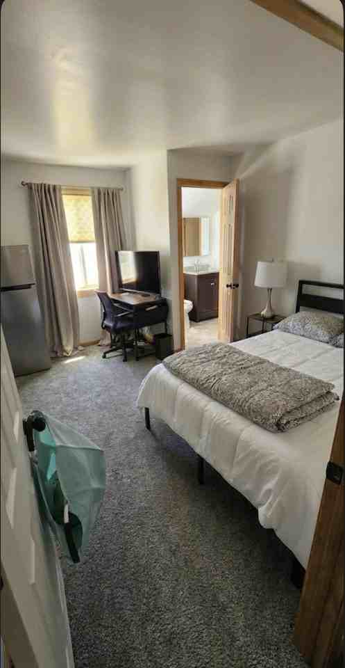 Halle Dr - Photo 6 of 7