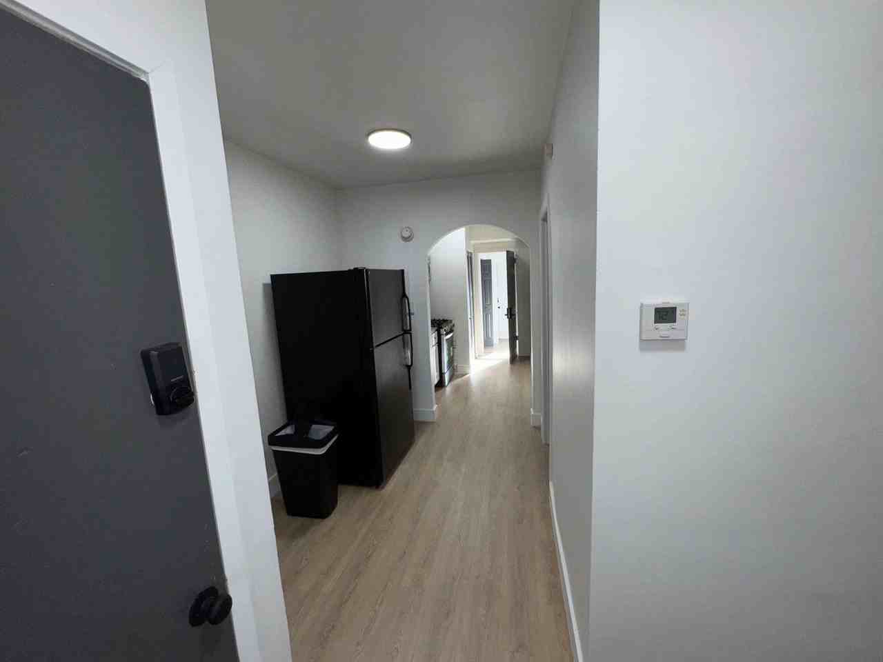 S St Se - Photo 2 of 5