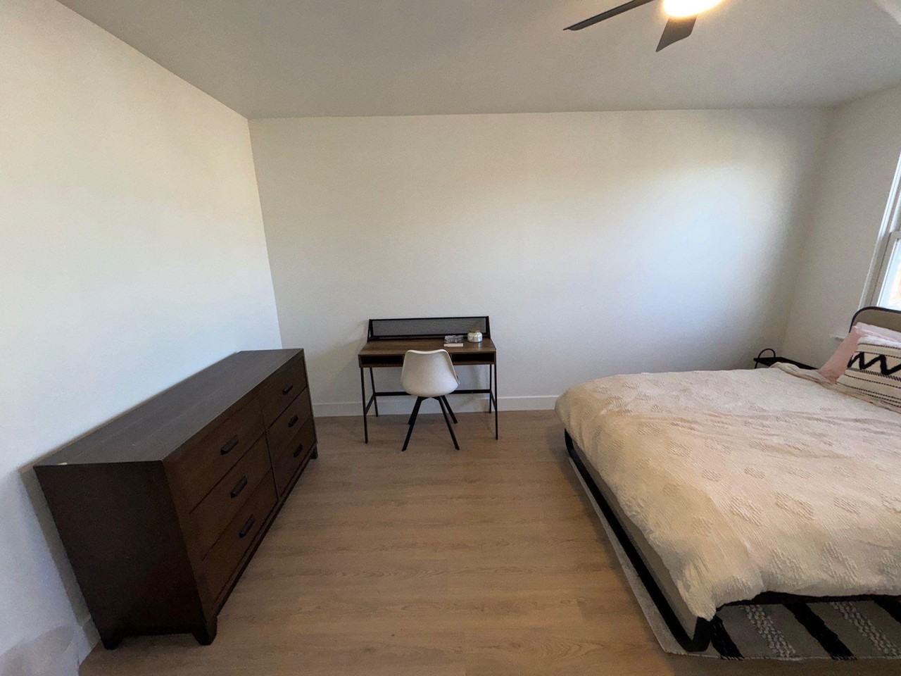 S St Se - Photo 4 of 5