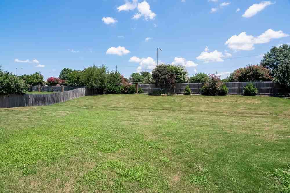 6808 Forrest Cir - Photo 4 of 15