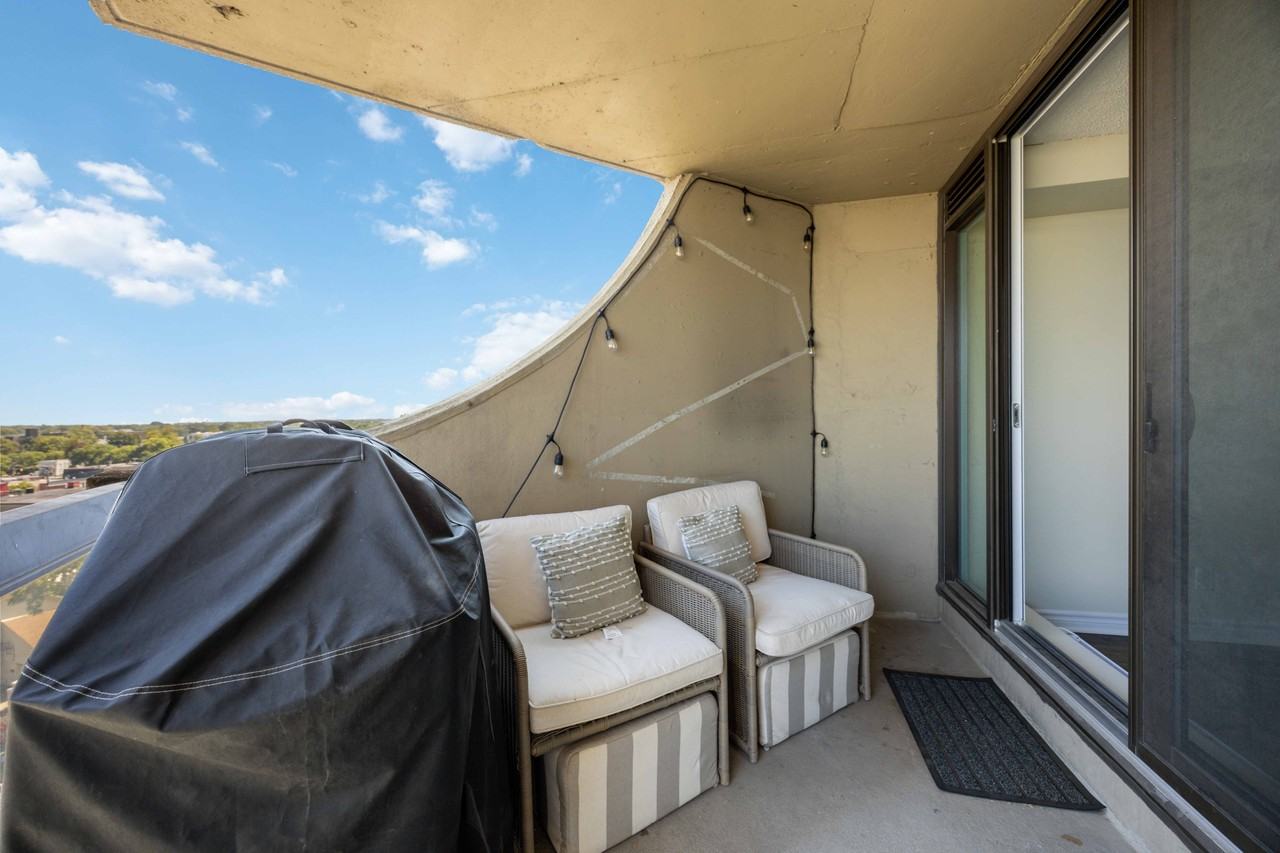 155 Front Street Northunit 909 - Photo 2 of 25