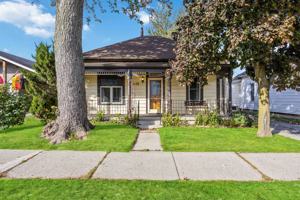 featured image of 4176 Dufferin Ave