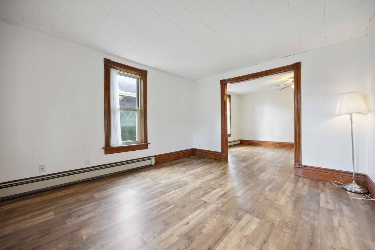 4176 Dufferin Ave - Photo 4 of 50