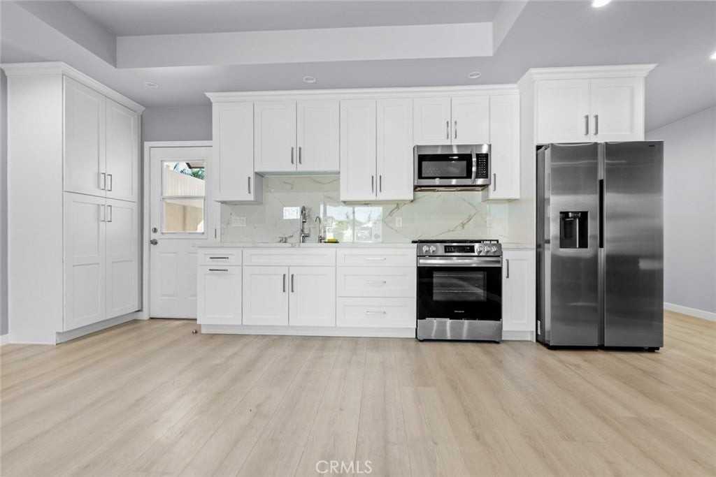 14420 Judd St - Photo 3 of 18