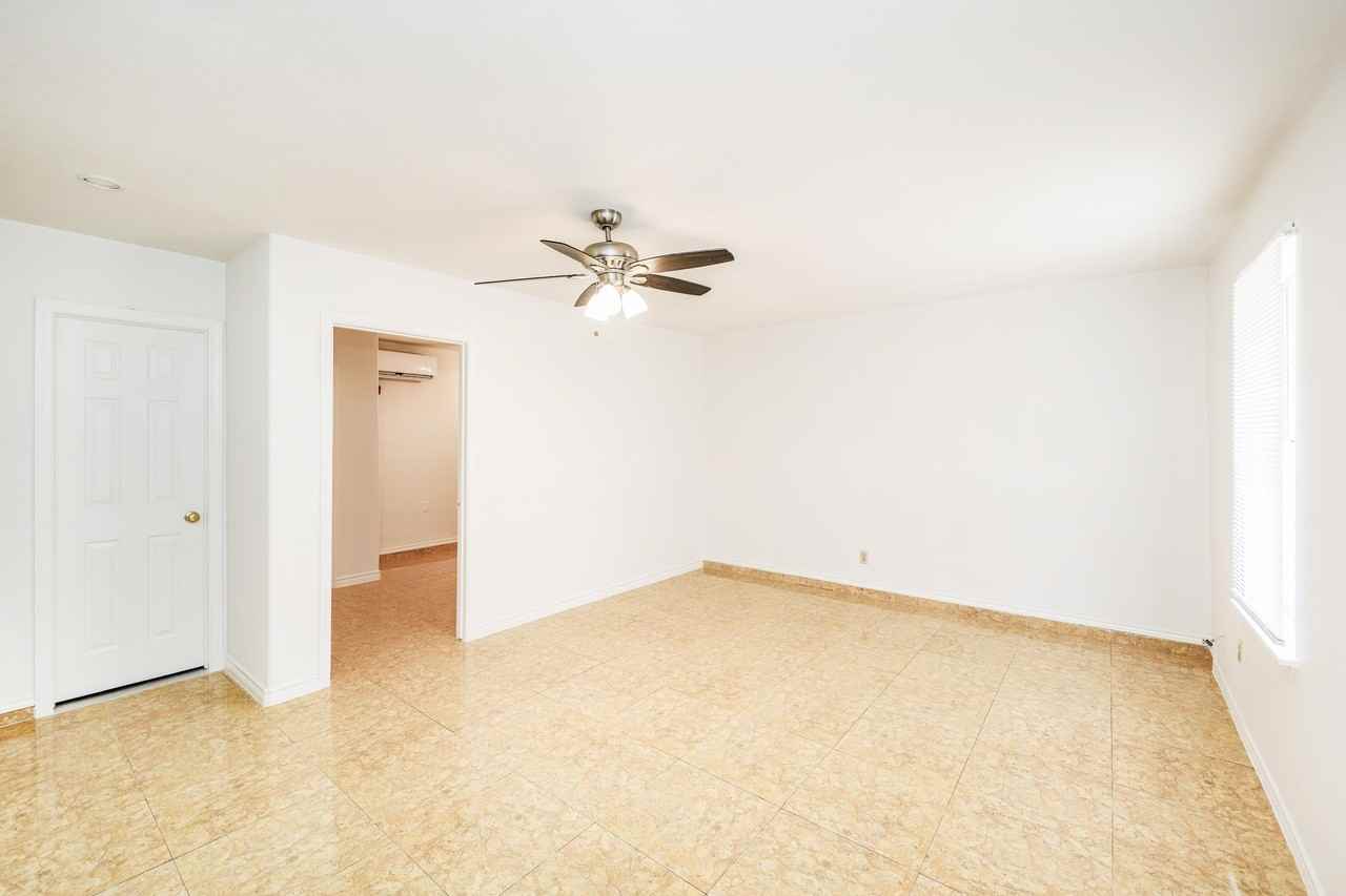 1005 Andrew Ave - Photo 3 of 16