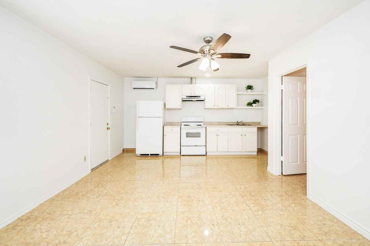 1005 Andrew Ave - Photo 6 of 16