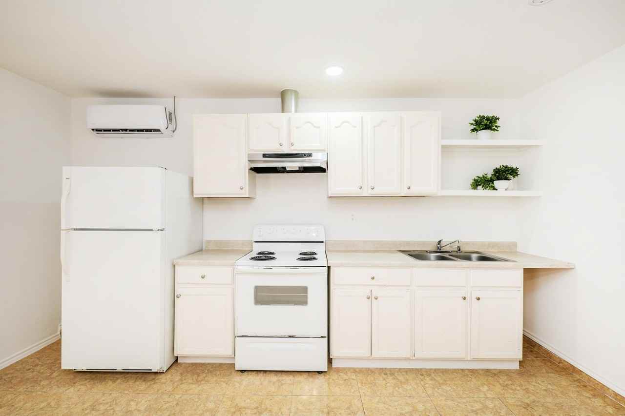 1005 Andrew Ave - Photo 7 of 16