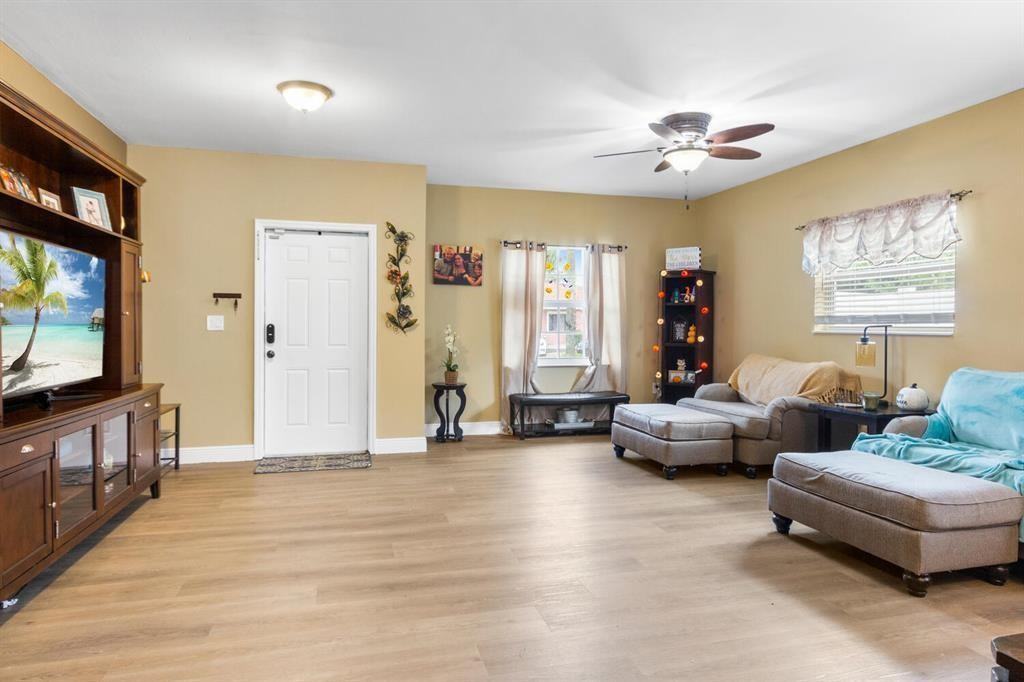 6570 Nw 24th Ct - Photo 3 of 21