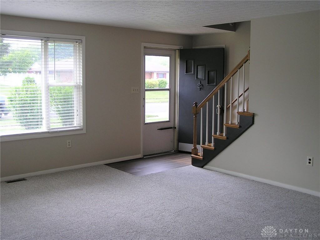 126 Mccraw Dr - Photo 2 of 14