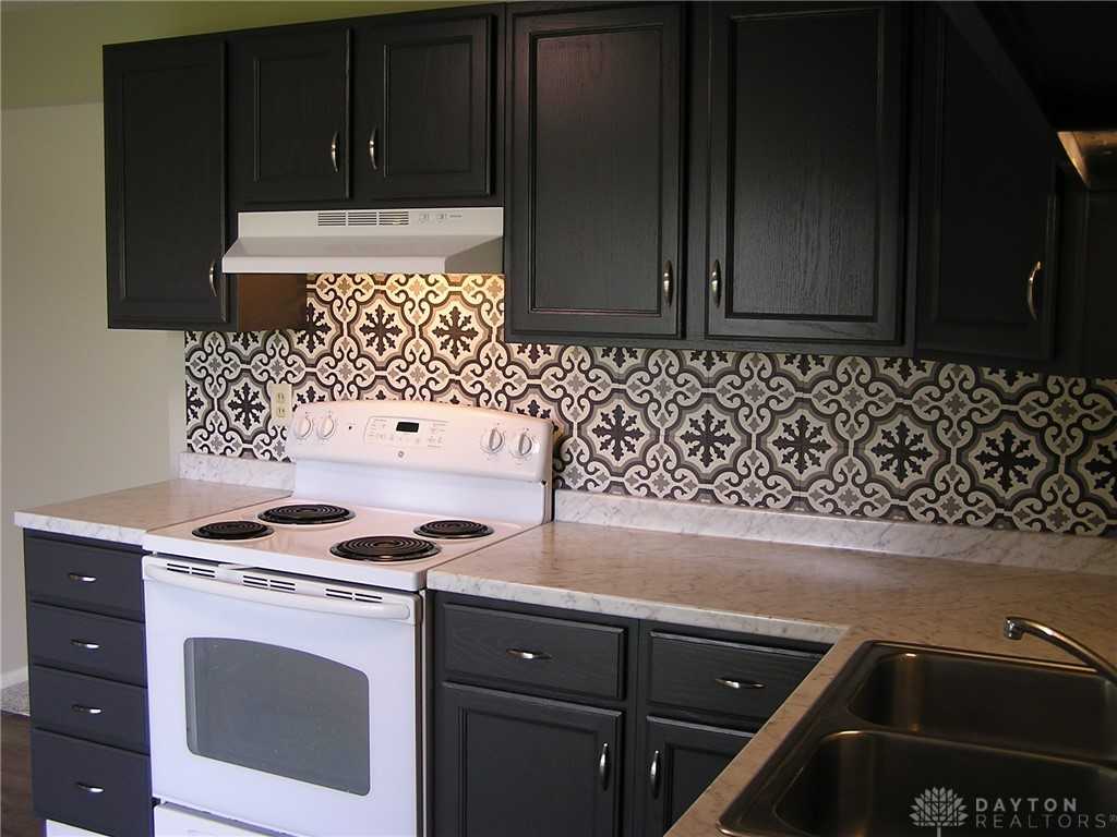 126 Mccraw Dr - Photo 4 of 14