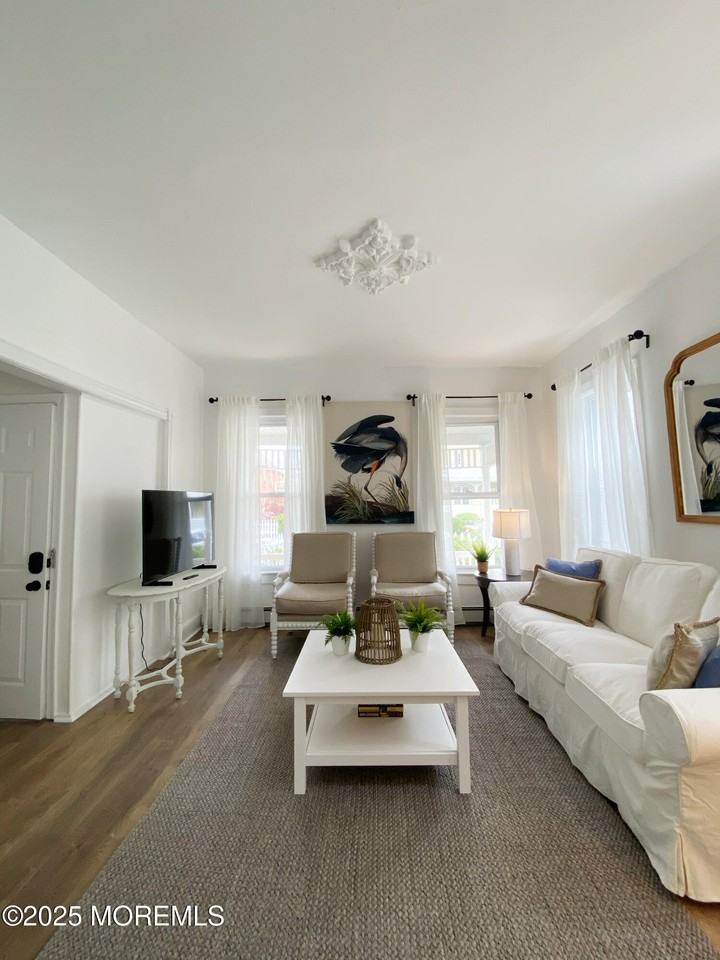 22 Embury Ave - Photo 5 of 14