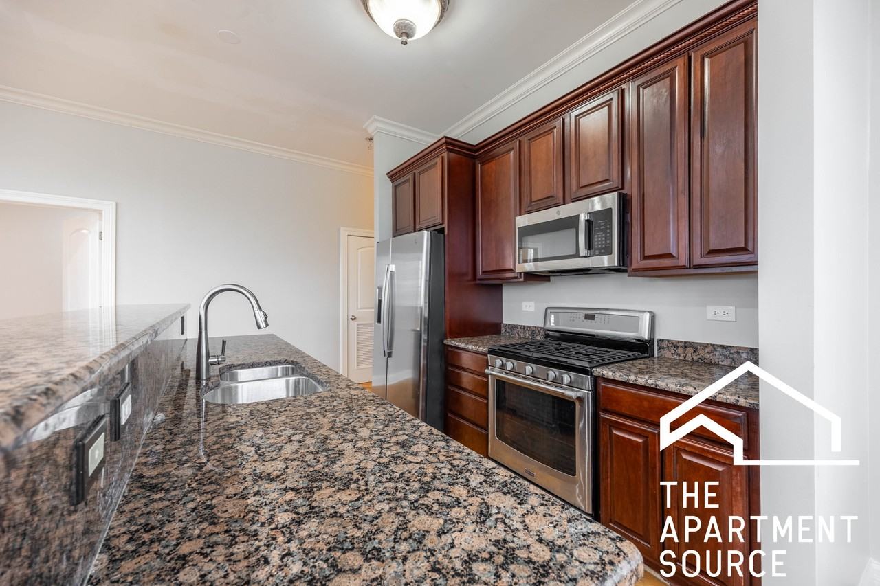 2338 W Morse Ave #2 - Photo 5 of 25