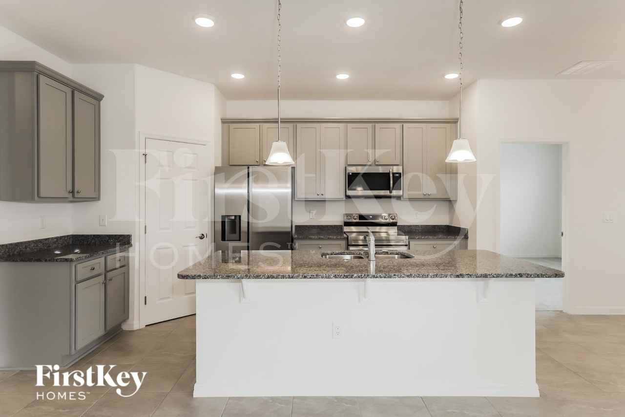 210 Windsor Reserve Dr - Photo 6 of 16