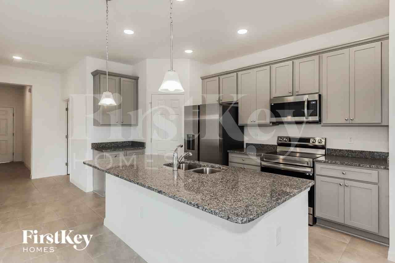 210 Windsor Reserve Dr - Photo 7 of 16