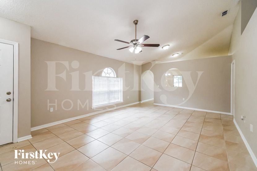 1557 Slash Pine Ct - Photo 4 of 15