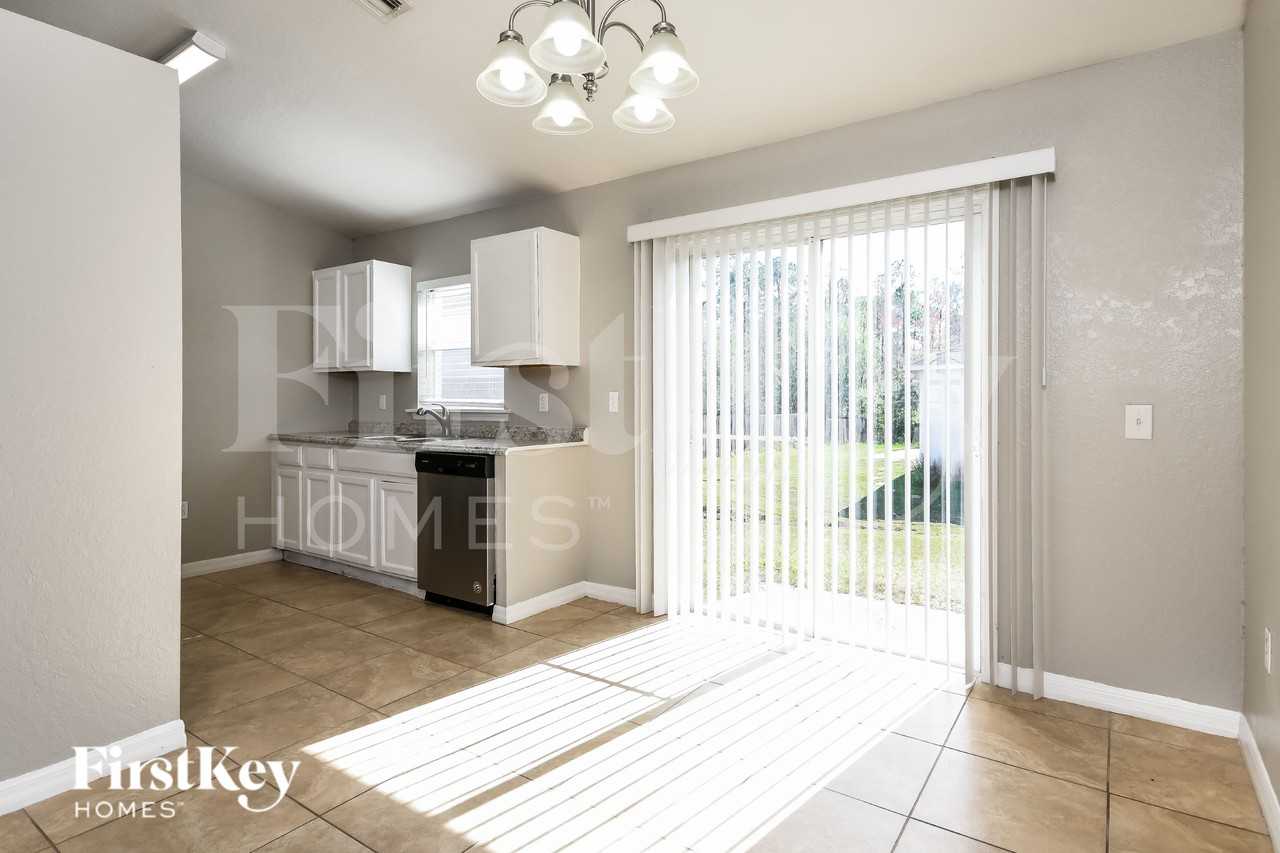 620 Robin Ln - Photo 5 of 16