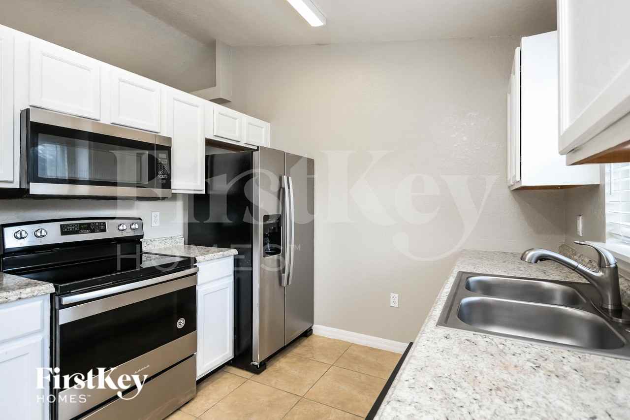 620 Robin Ln - Photo 7 of 16