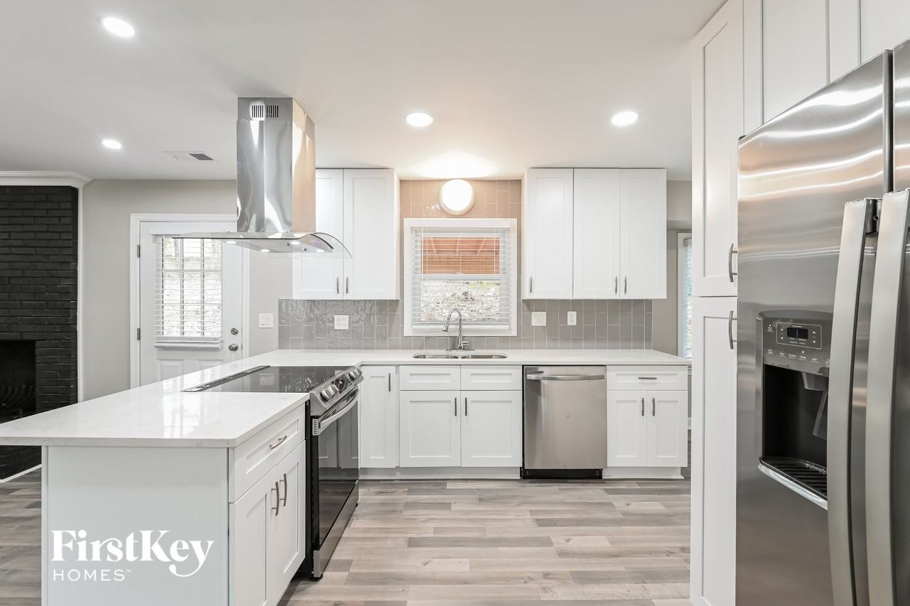 946 Hargett Ct - Photo 5 of 15