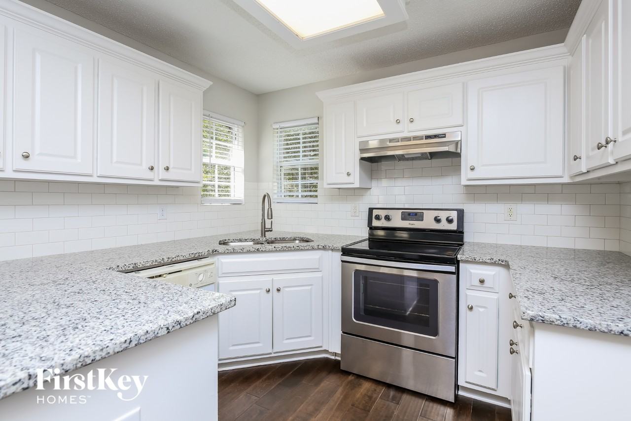 1911 Natalie Dr - Photo 6 of 15