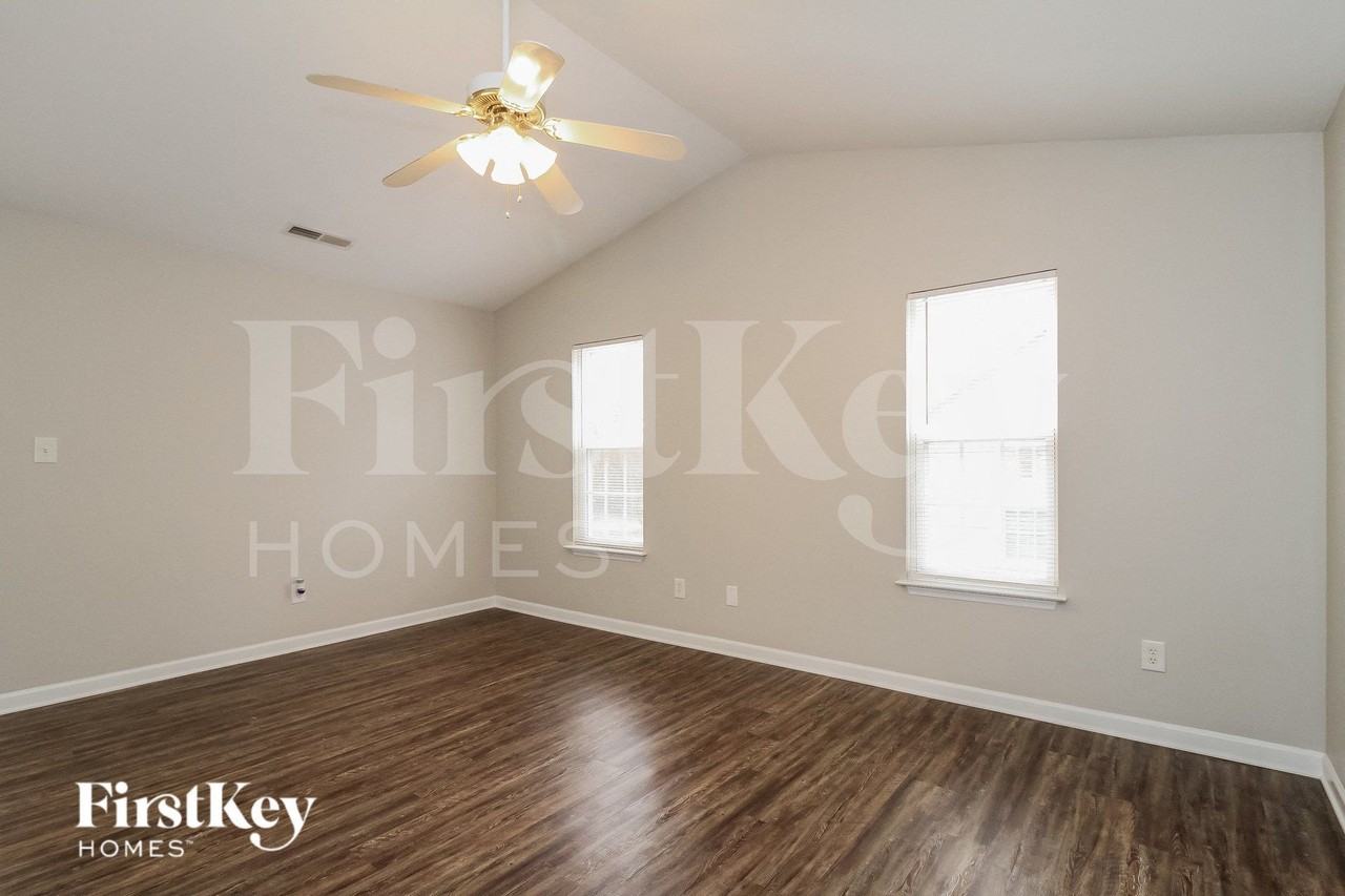 329 Wright St - Photo 3 of 15