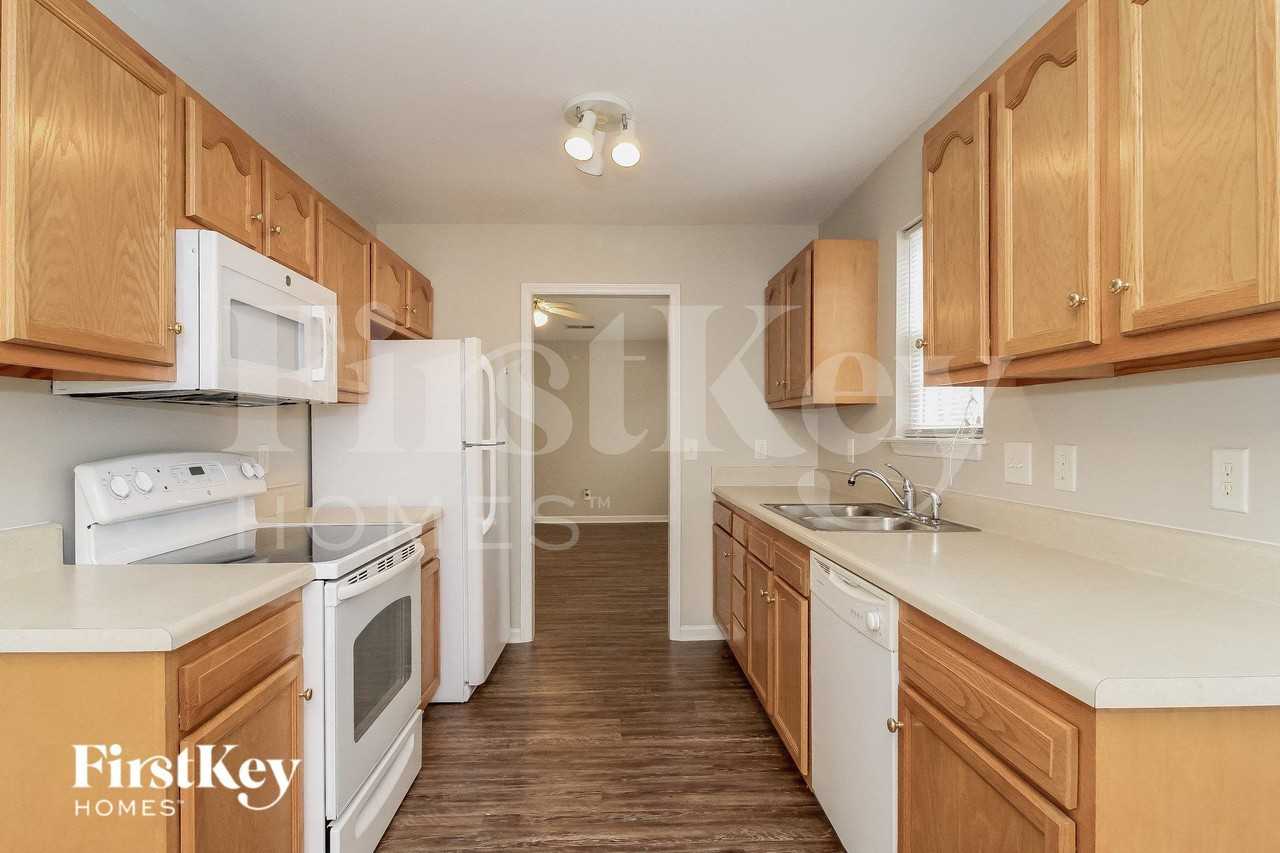 329 Wright St - Photo 6 of 15