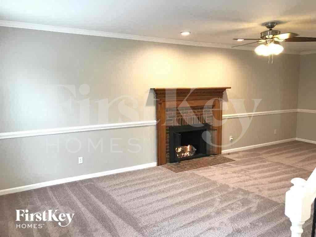 3220 Ivy Creek Rd - Photo 2 of 26