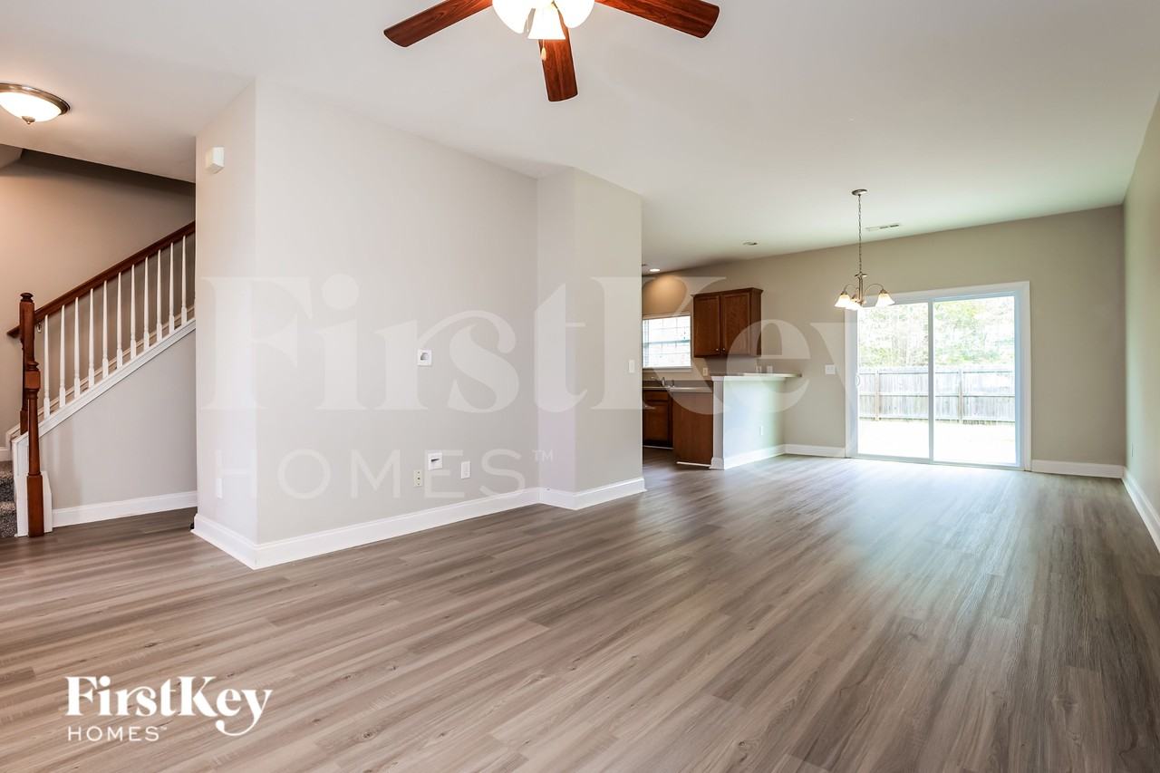 7840 Expedition Dr - Photo 4 of 15