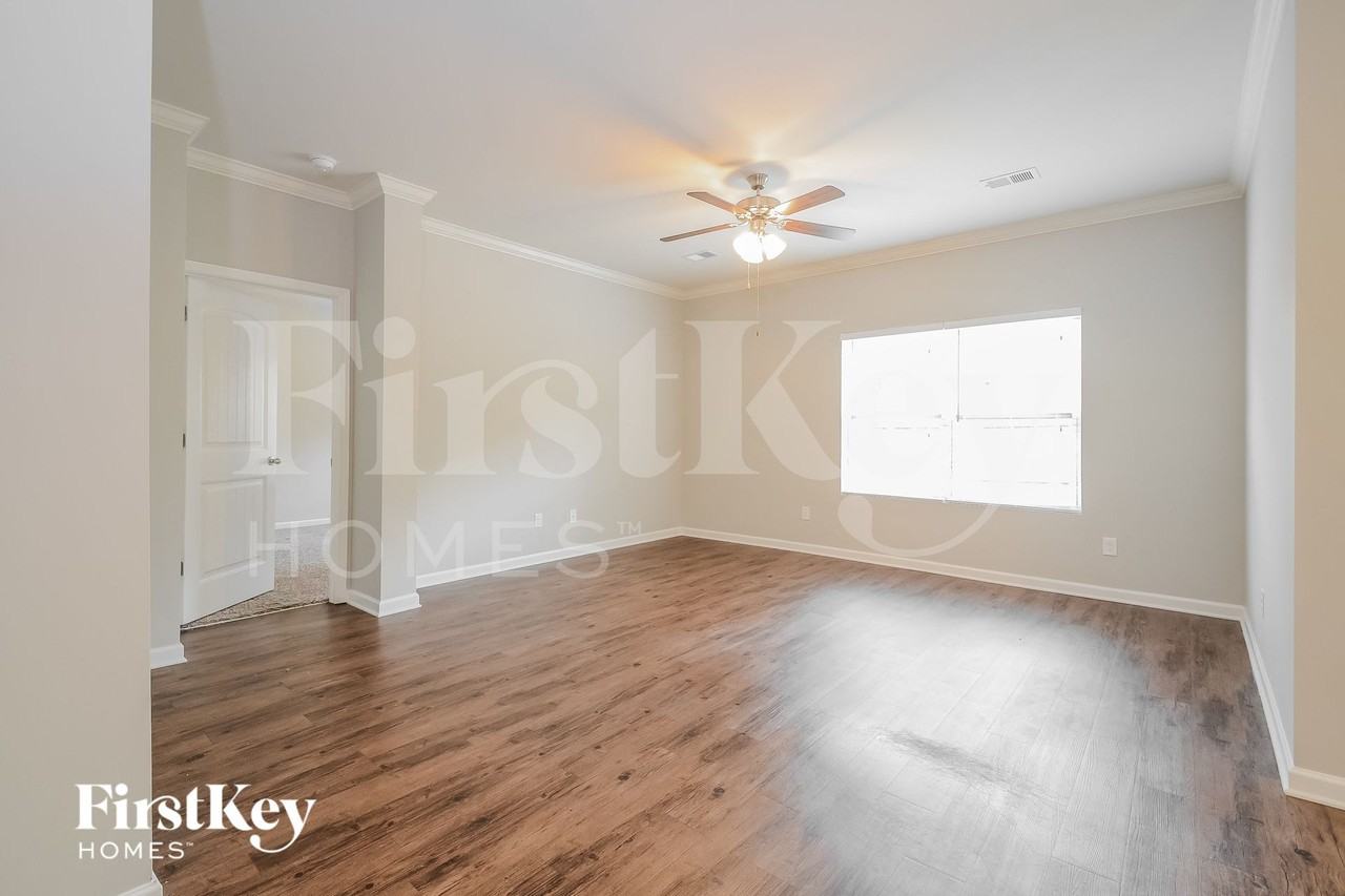 5056 Bella Ct - Photo 3 of 15