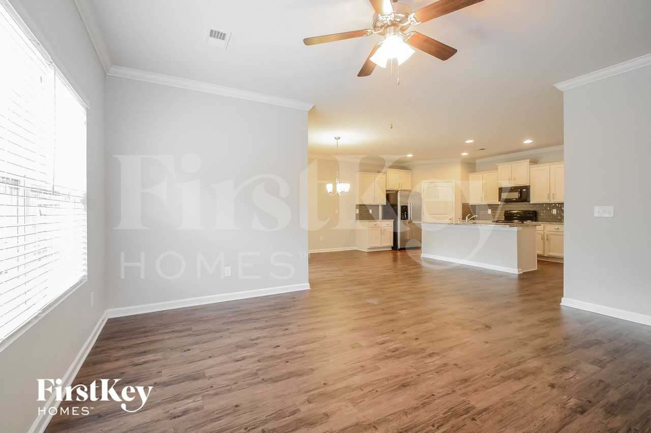 5056 Bella Ct - Photo 4 of 15